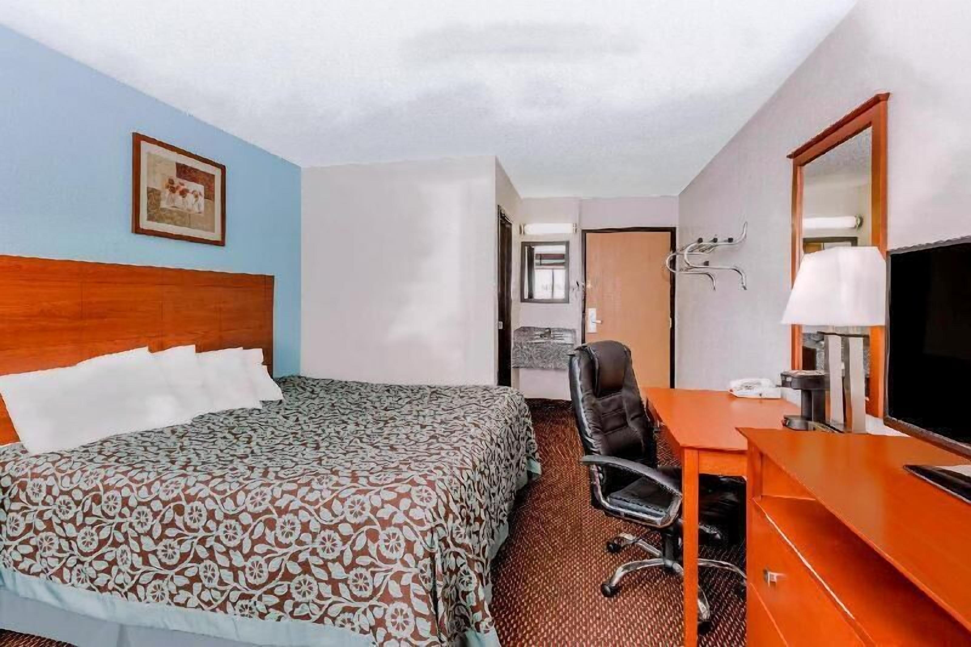 Free cots/infant beds, free WiFi, bed sheets