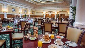 Daily full breakfast (GBP 15.95 per person)