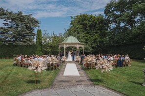 Área externa para casamento