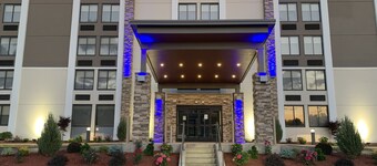 Holiday Inn Express Fall River North by IHG
