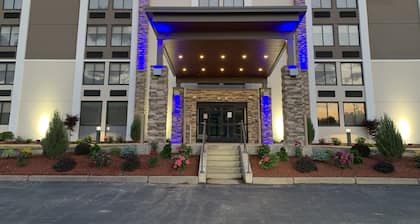 Holiday Inn Express Fall River North by IHG