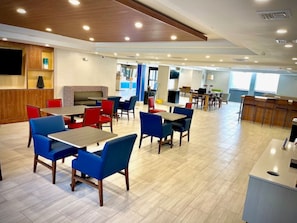 Free daily buffet breakfast