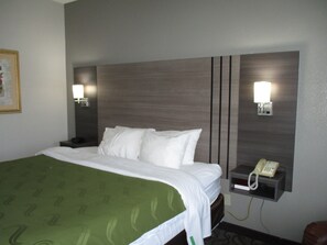 Habitación estándar, 1 cama de matrimonio grande, no fumadores | Edredones de plumas, colchones con acolchado adicional, caja fuerte