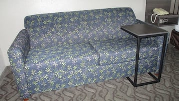 Standard Room, 1 Queen Bed with Sofa bed, Non Smoking | Down duvets, pillow-top beds, in-room safe, desk