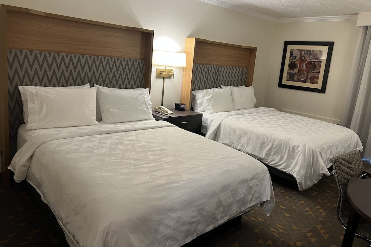 1 bedroom, in-room safe, desk, blackout curtains