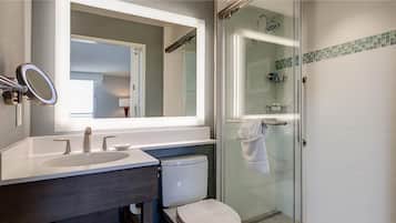Separate tub and shower, free toiletries, hair dryer, towels