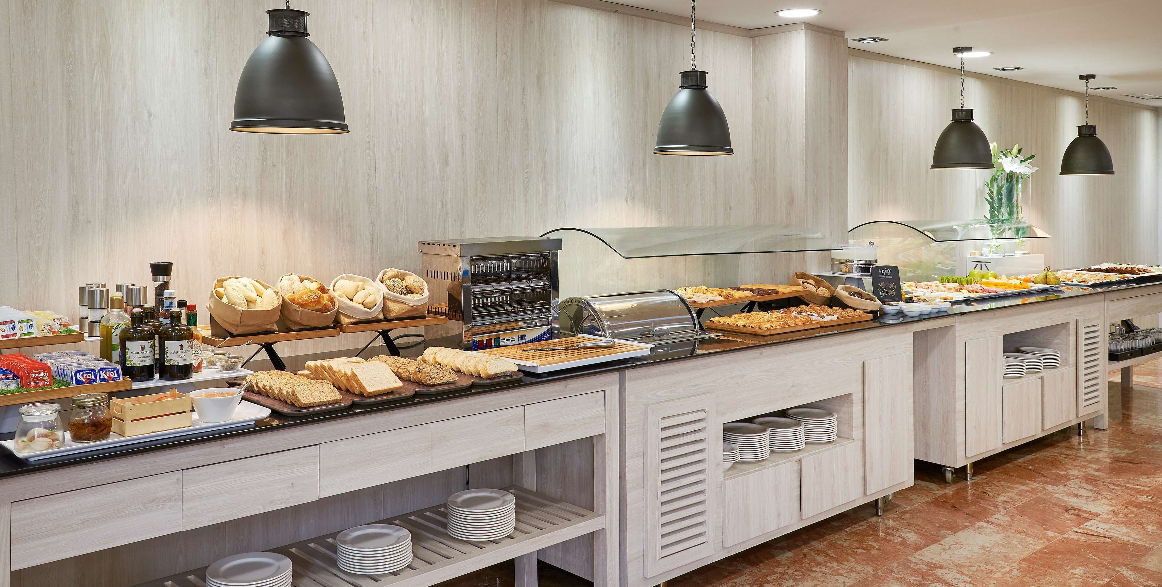 daily buffet breakfast for a fee