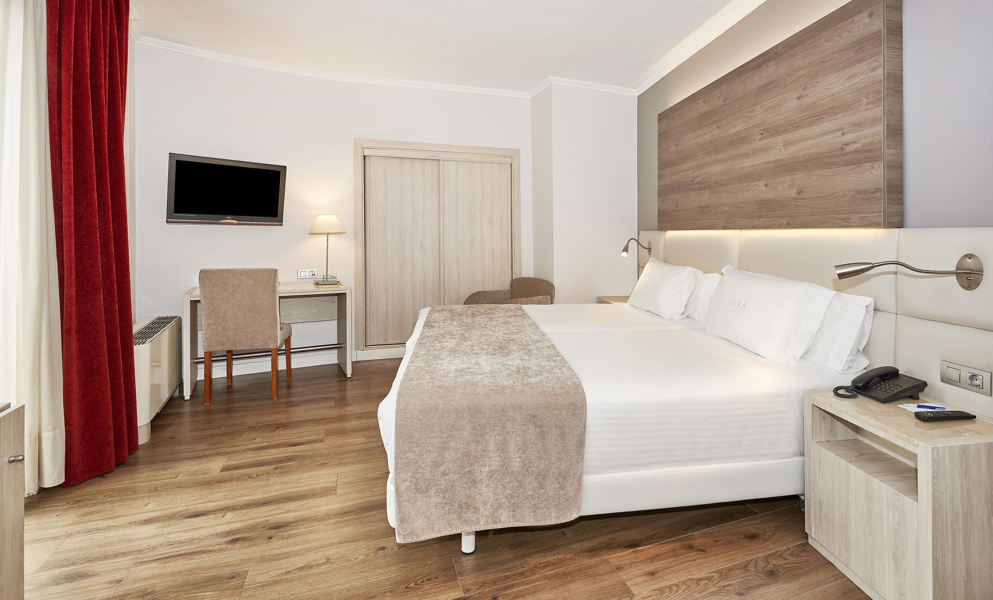 standard double room | minibar, in-room safe, desk, blackout curtains