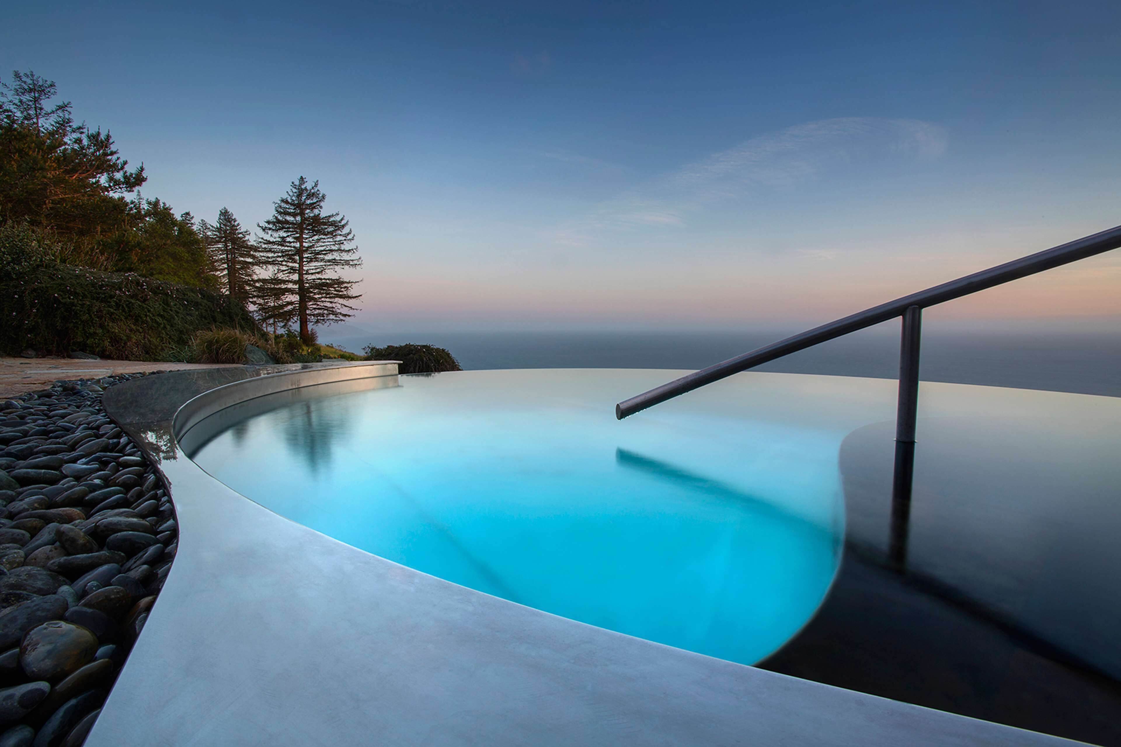 3 outdoor pools, pool umbrellas, sun loungers