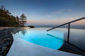 3 outdoor pools, pool umbrellas, sun loungers