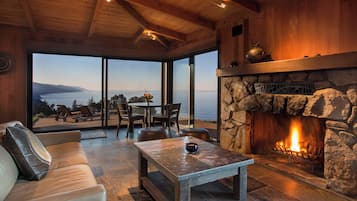 Post House | Living area | Fireplace, tablet, iPod dock