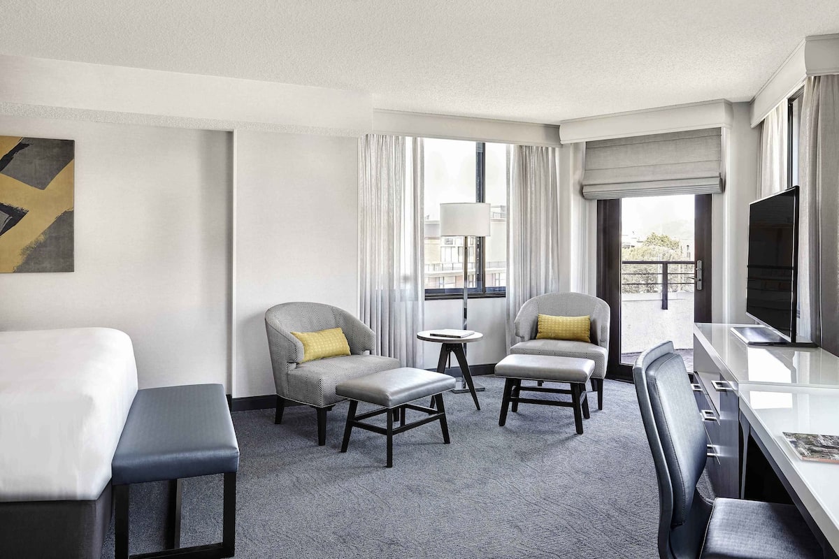 普通套房, 1 張特大雙人床 | 高級寢具、特厚豪華床墊、房內夾萬、書桌