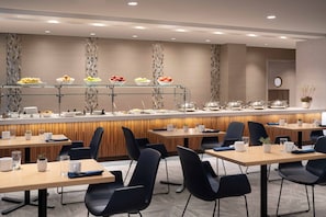 Daily full breakfast (USD 24.95 per person)