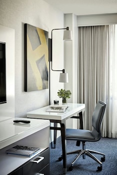 Premium bedding, pillowtop beds, in-room safe, desk at Marriott San Francisco Fishermans Wharf