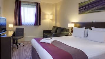 Standard Room, 1 Queen Bed with Sofa bed | In-room safe, desk, iron/ironing board, free WiFi