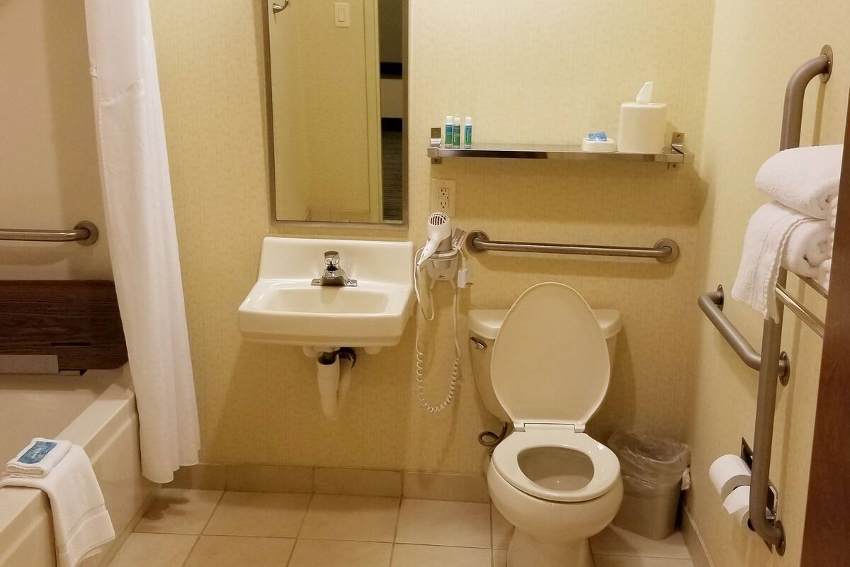 ada standard room, 2 queen beds, non smoking | bathroom | combined shower/bathtub, free toiletries, hair dryer, towels