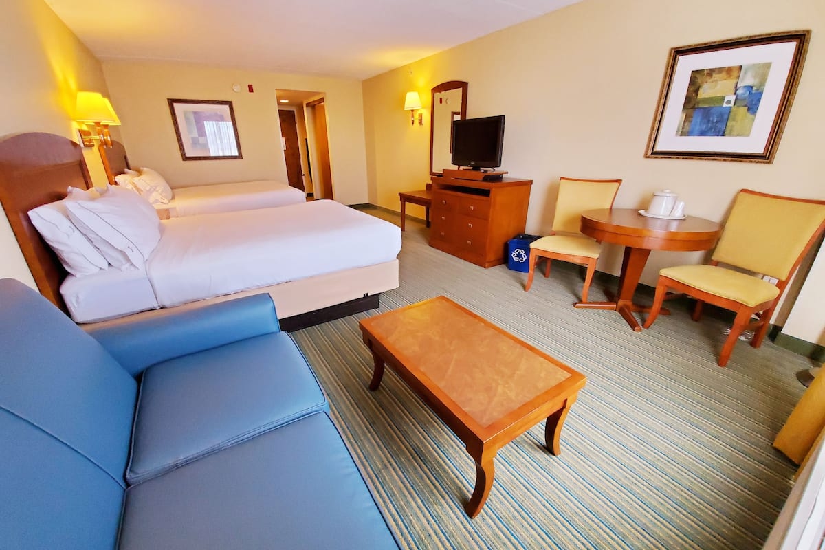 deluxe room, 2 double beds non smoking  | in-room safe, desk, blackout curtains, iron/ironing board