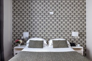 컴포트 더블룸 (Comfort) | 고급 침구, 셀렉트 컴포트 침대, 객실 내 금고, 책상