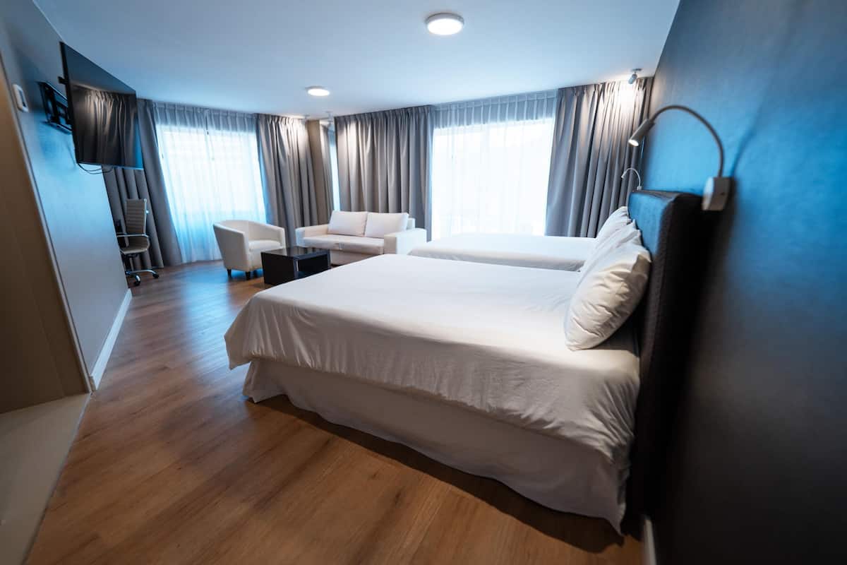 1 habitación, ropa de cama de alta calidad y minibar