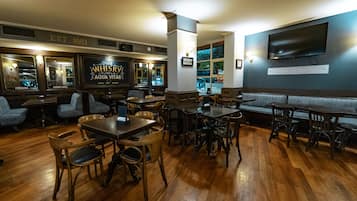 Daily buffet breakfast (USD 10 per person)