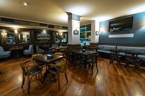 Daily buffet breakfast (USD 10 per person) - Amerian Cordoba (Córdoba)