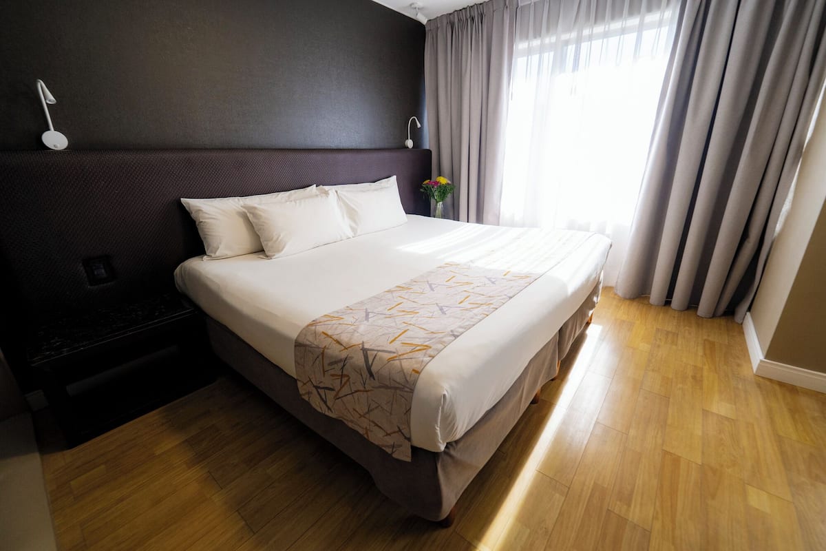 Suite Junior, 1 très grand lit | Literie de qualité, minibar, coffre-fort pour ordinateur portable