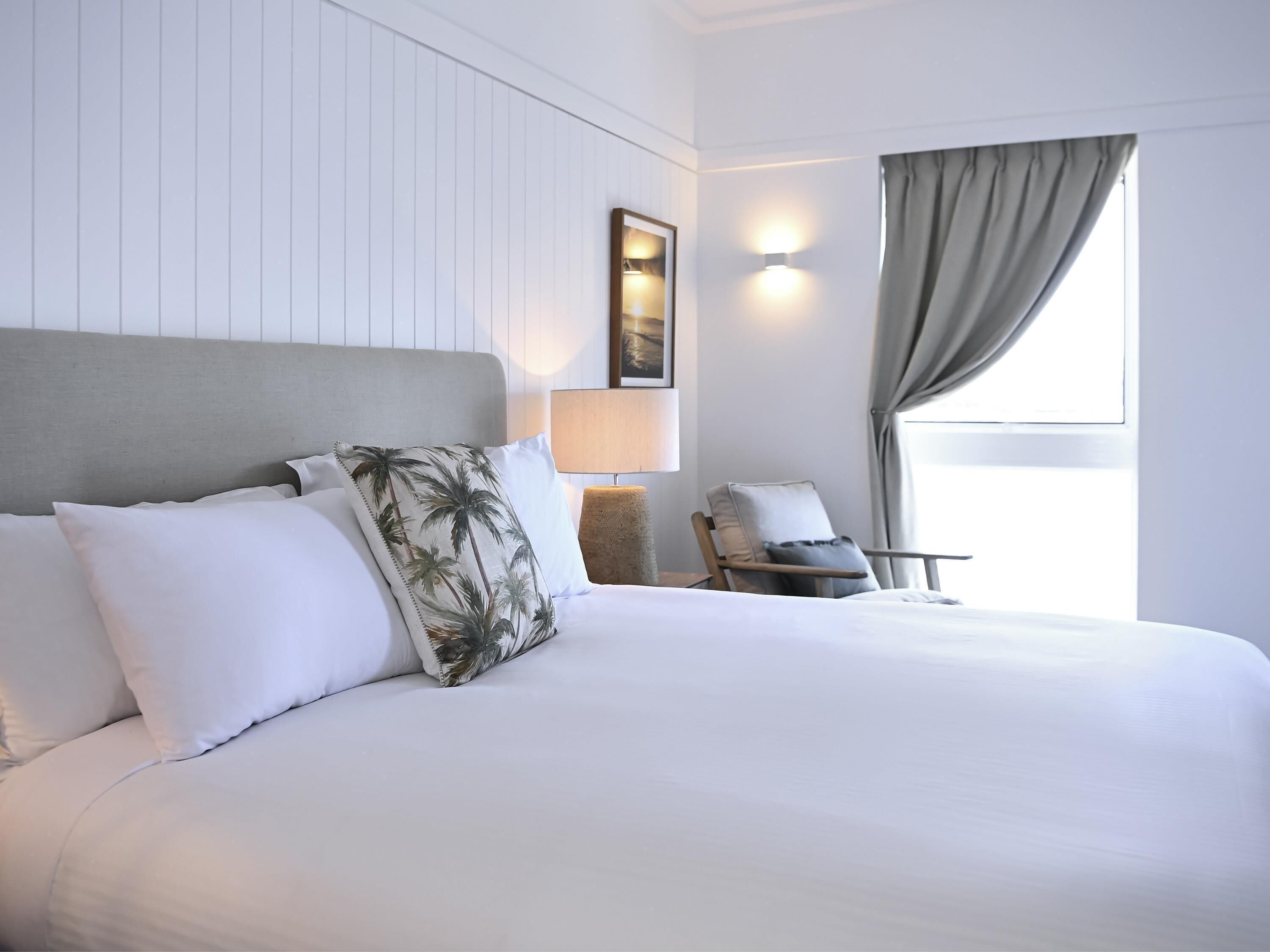 Bungalow Deluxe, 1 cama matrimonial, sobre el agua | Decoración personalizada, escritorio y espacio para trabajar con laptop 