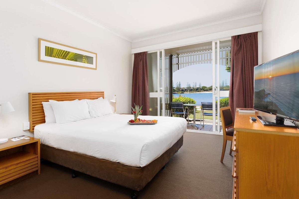 Room, 1 Queen Bed, Lagoon View
