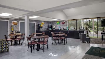 Desayuno buffet incluido todos los días