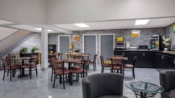 Desayuno bufé gratuito y diario