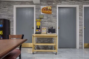 Esmorzar diari d'estil bufet gratuït 