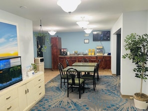 Free daily continental breakfast