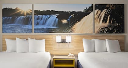 Days Inn by Wyndham Jamestown