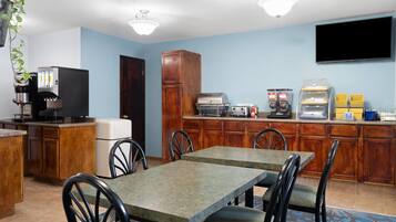 Free daily continental breakfast