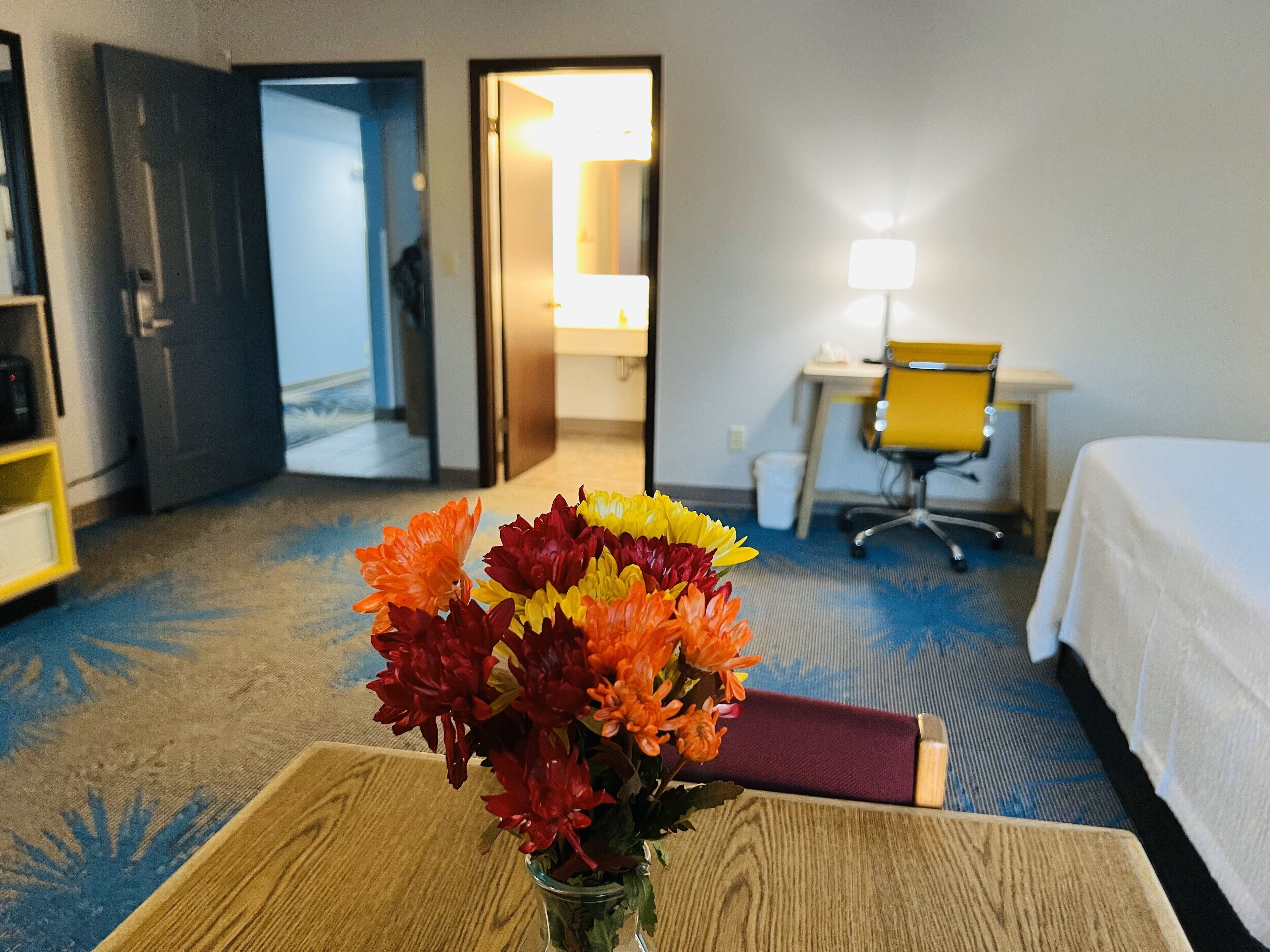 Suite, 1 cama King size, refrigerador | Caja de seguridad en la habitación, insonorización y cunas gratuitas 