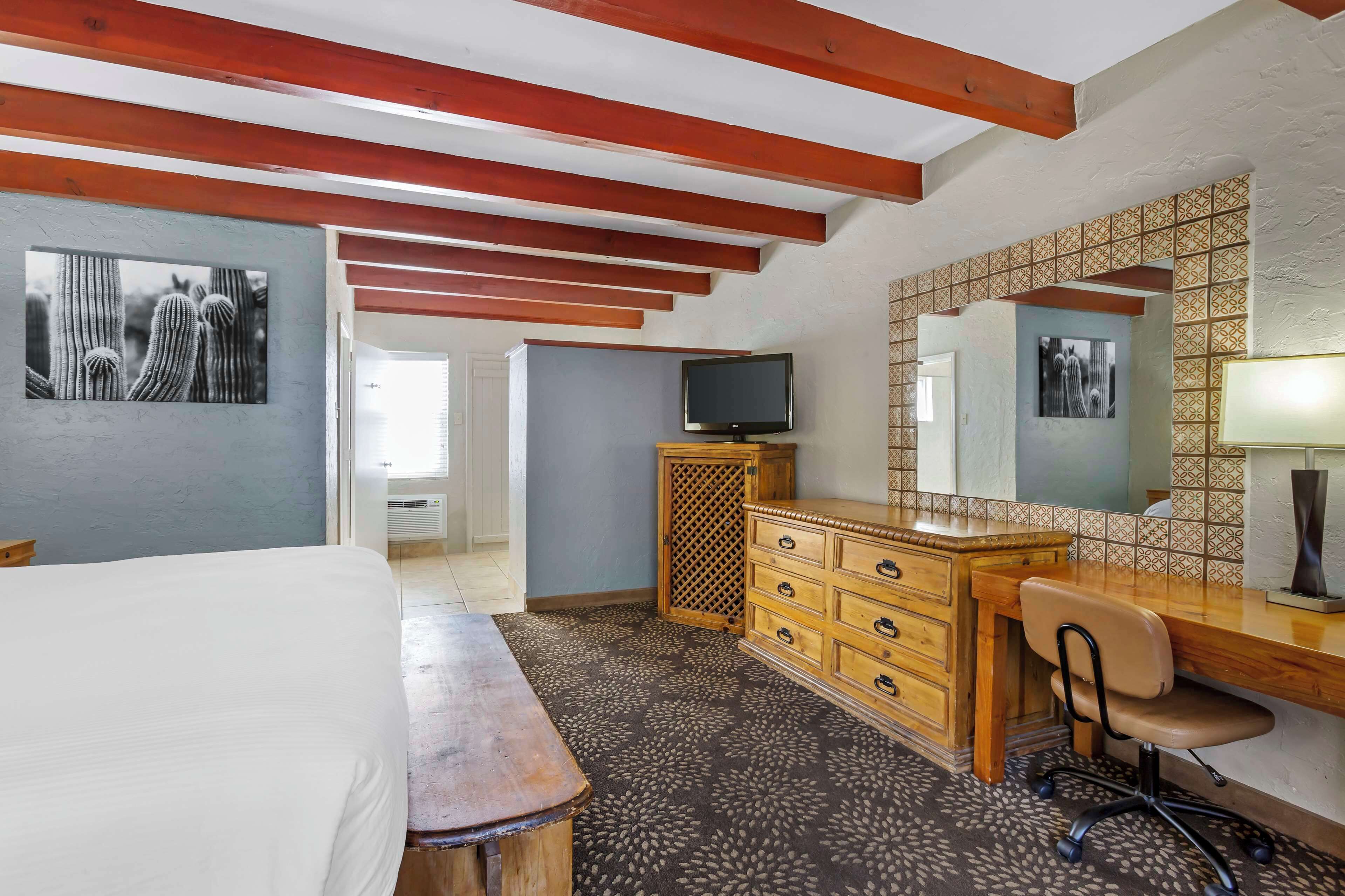 1 bedroom, in-room safe, desk, laptop workspace