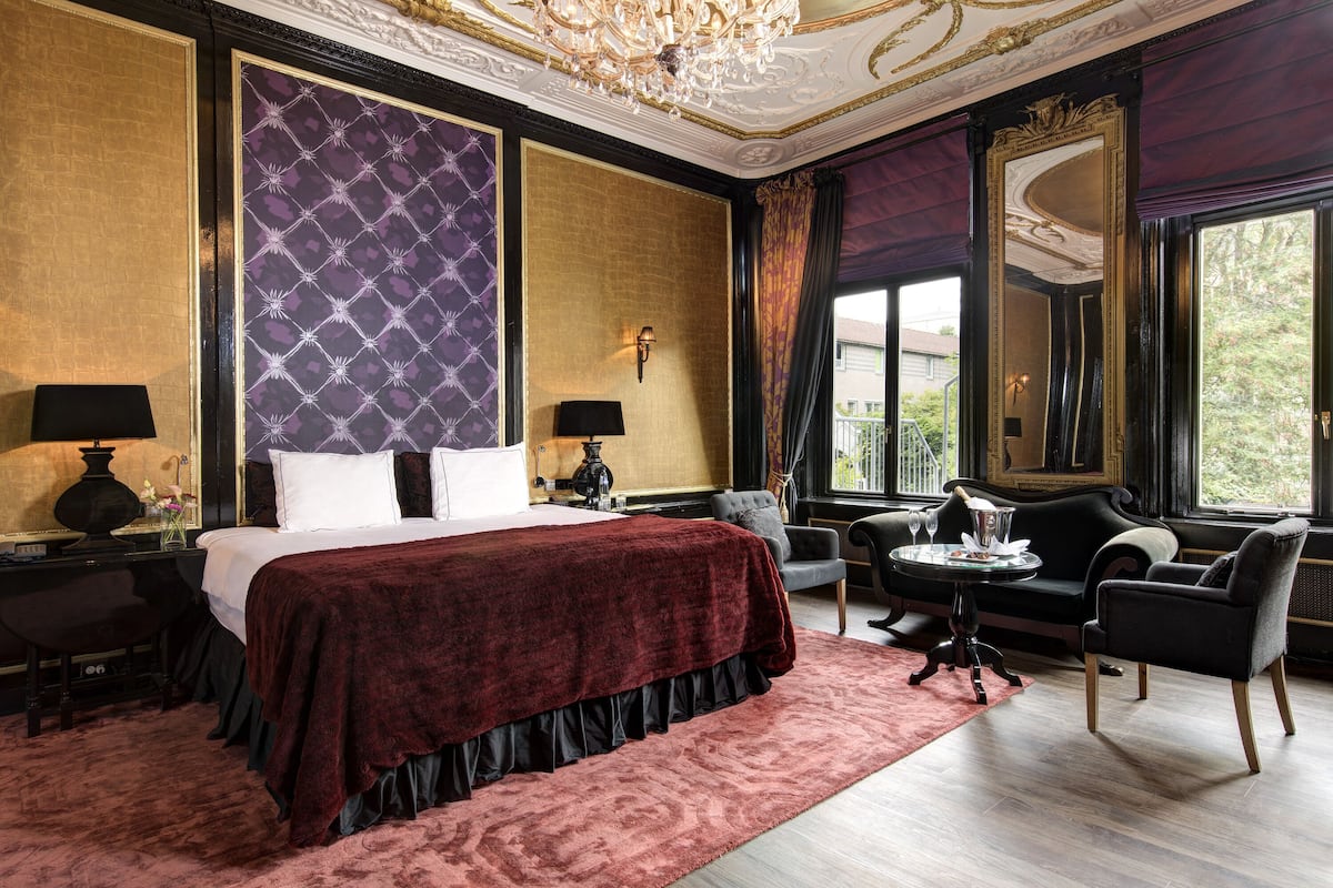 Royal Suite (Split Level) | 1 bedroom, premium bedding, free minibar, in-room safe