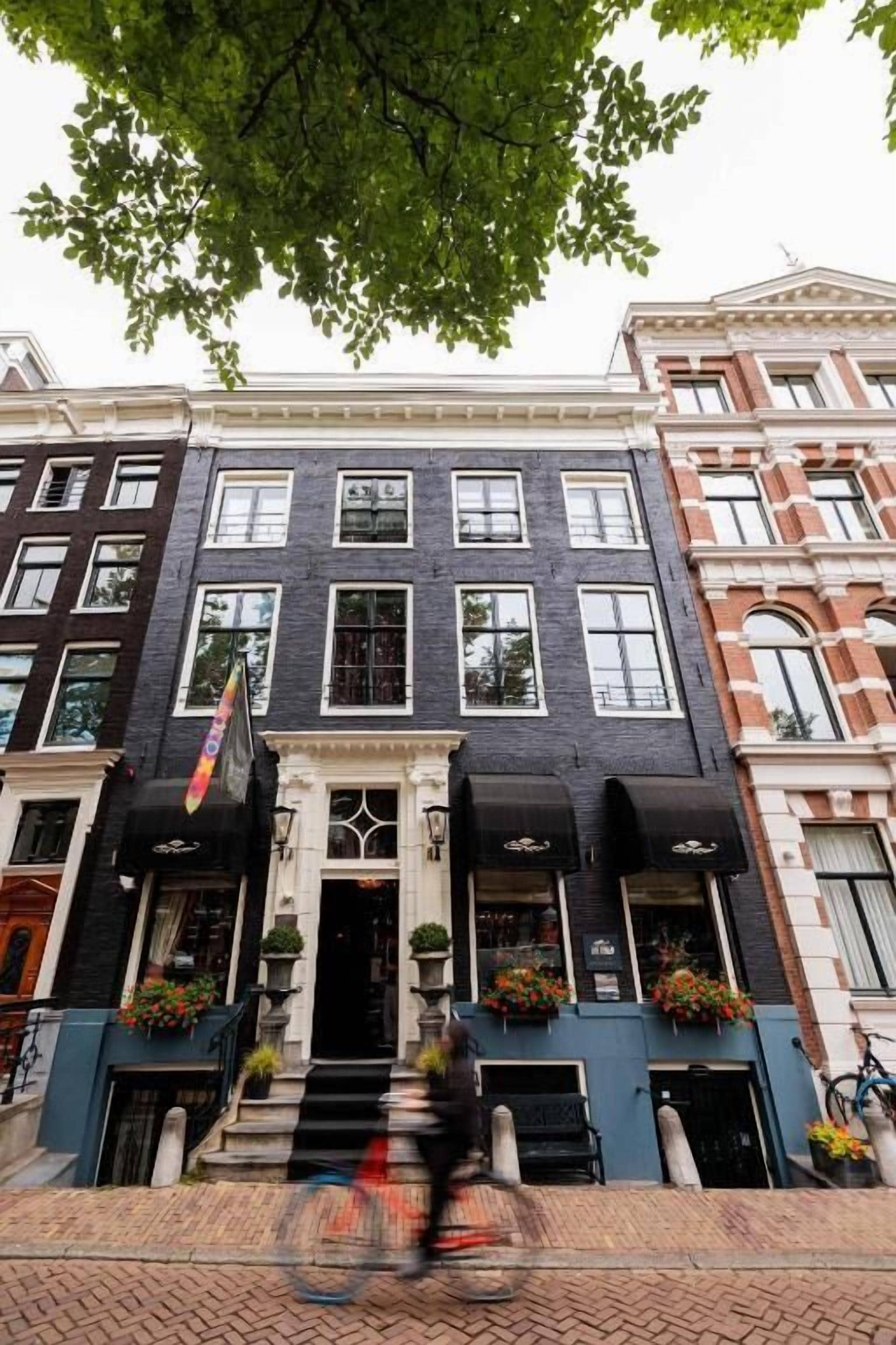 Eenpersoonskamer (with shower) | Uitzicht op straat