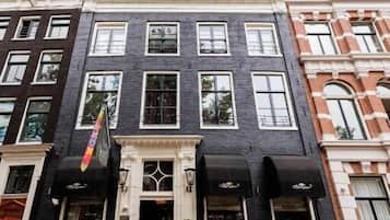 Eenpersoonskamer (with shower) | Uitzicht op straat