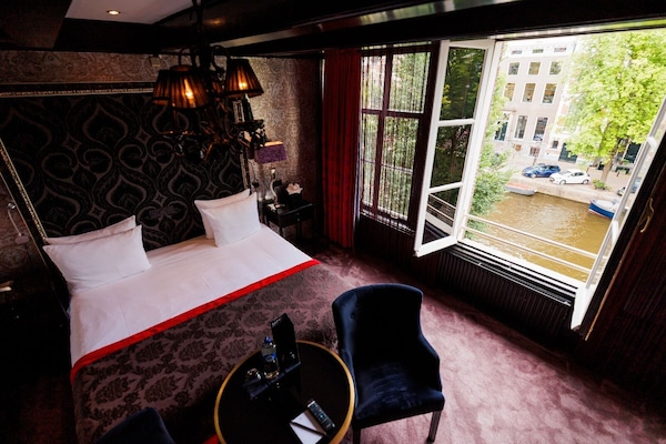 1 slaapkamer, luxe beddengoed, een gratis minibar, een kluis op de kamer