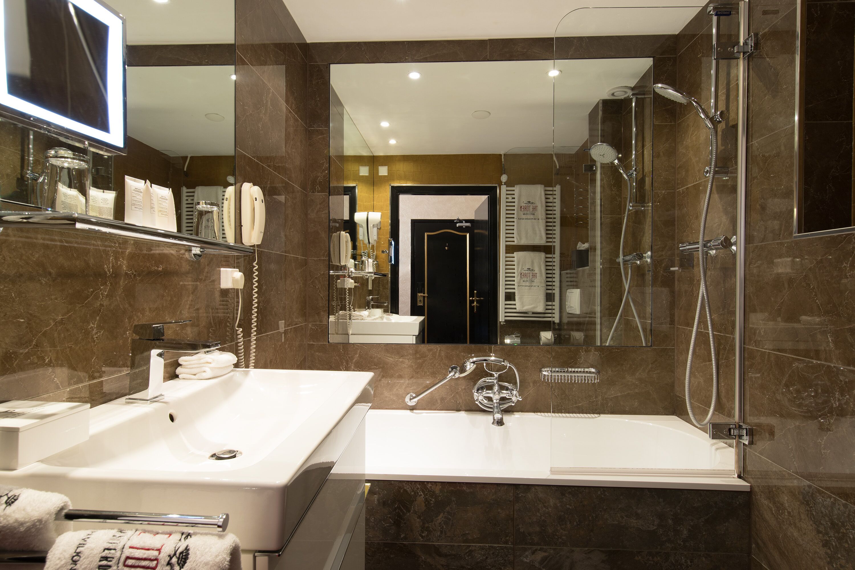 double room | bathroom | shower, rainfall showerhead, free toiletries, hair dryer