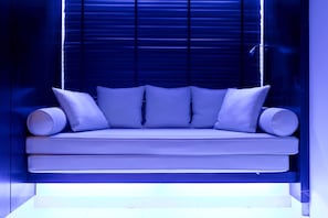 Sauna, steam room, Turkish bath, deep-tissue massages, Swedish massages