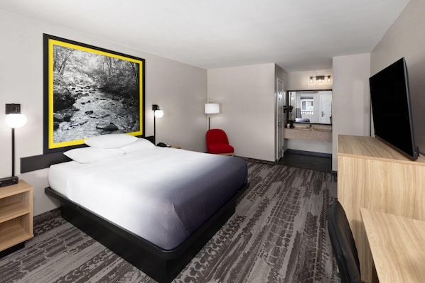 Room, 1 Queen Bed, Non Smoking | Pillowtop beds, desk, iron/ironing board, free cribs/infant beds - Super 8 by Wyndham Temple S. General Bruce (Temple)