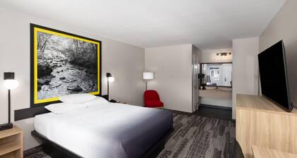 Super 8 by Wyndham Temple S. General Bruce