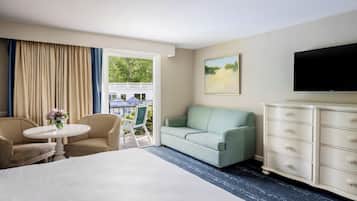 Traditional Room, 1 King Bed | Iron/ironing board, free WiFi, bed sheets, wheelchair access