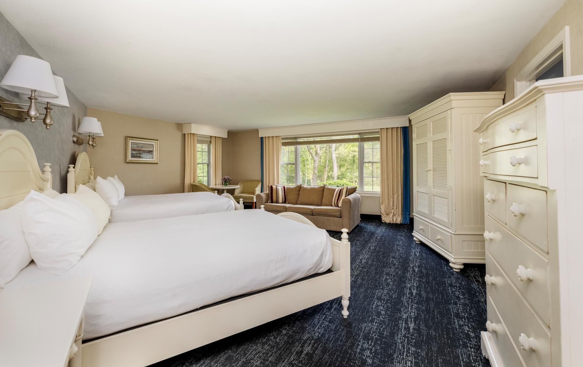 Premium Suite, Multiple Beds | Iron/ironing board, cribs/infant beds, rollaway beds, free WiFi