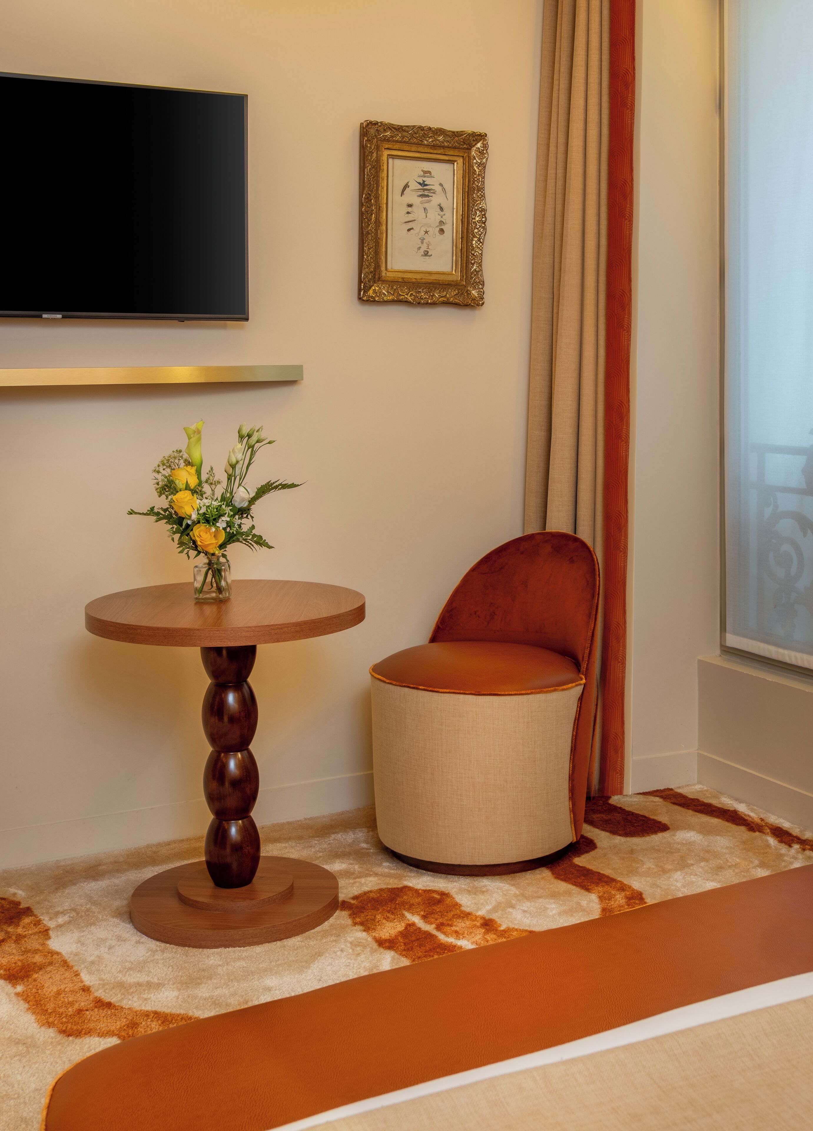 Klassieke kamer | Luxe beddengoed, een kluis op de kamer, verduisterende gordijnen