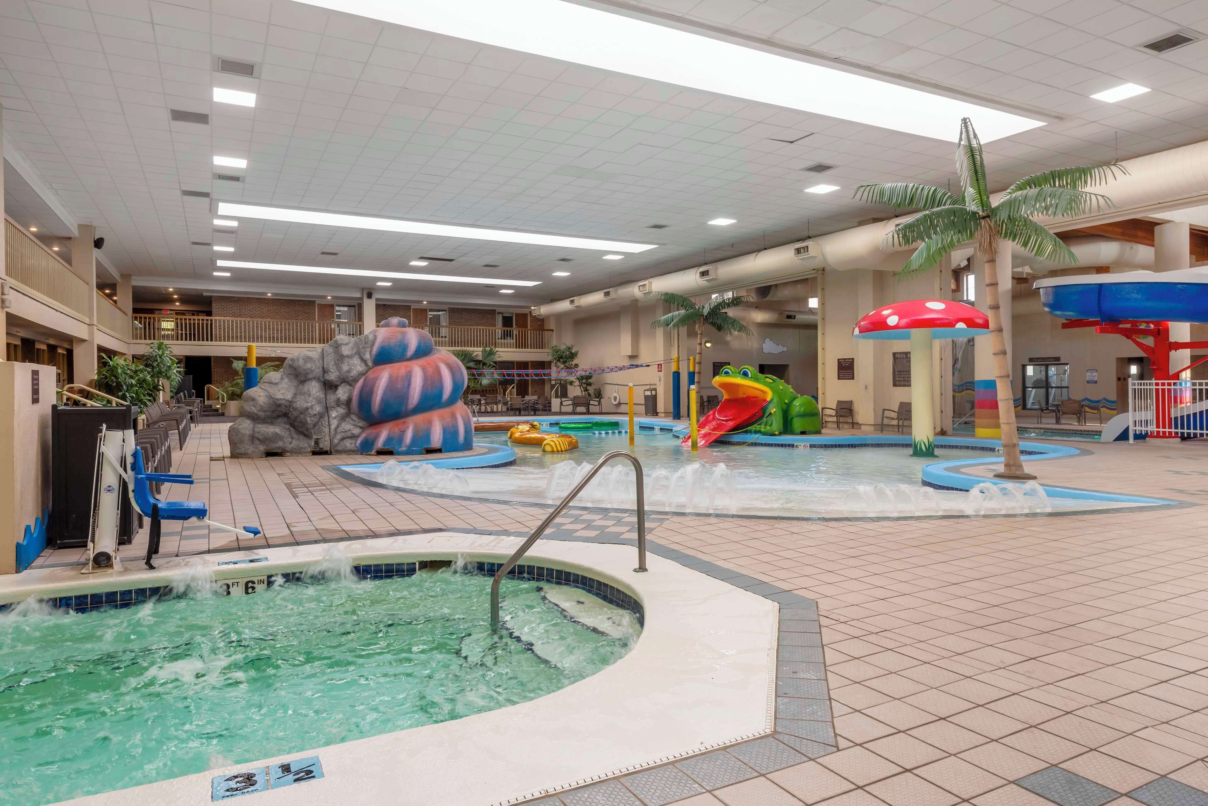 室內泳池、室外泳池