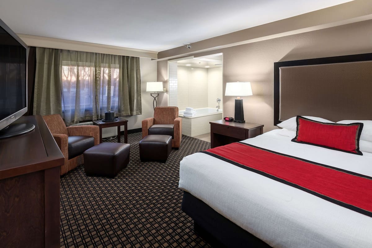 Suite, Multiple Beds, Non Smoking, Refrigerator & Microwave | 1 bedroom, individually decorated, individually furnished, desk