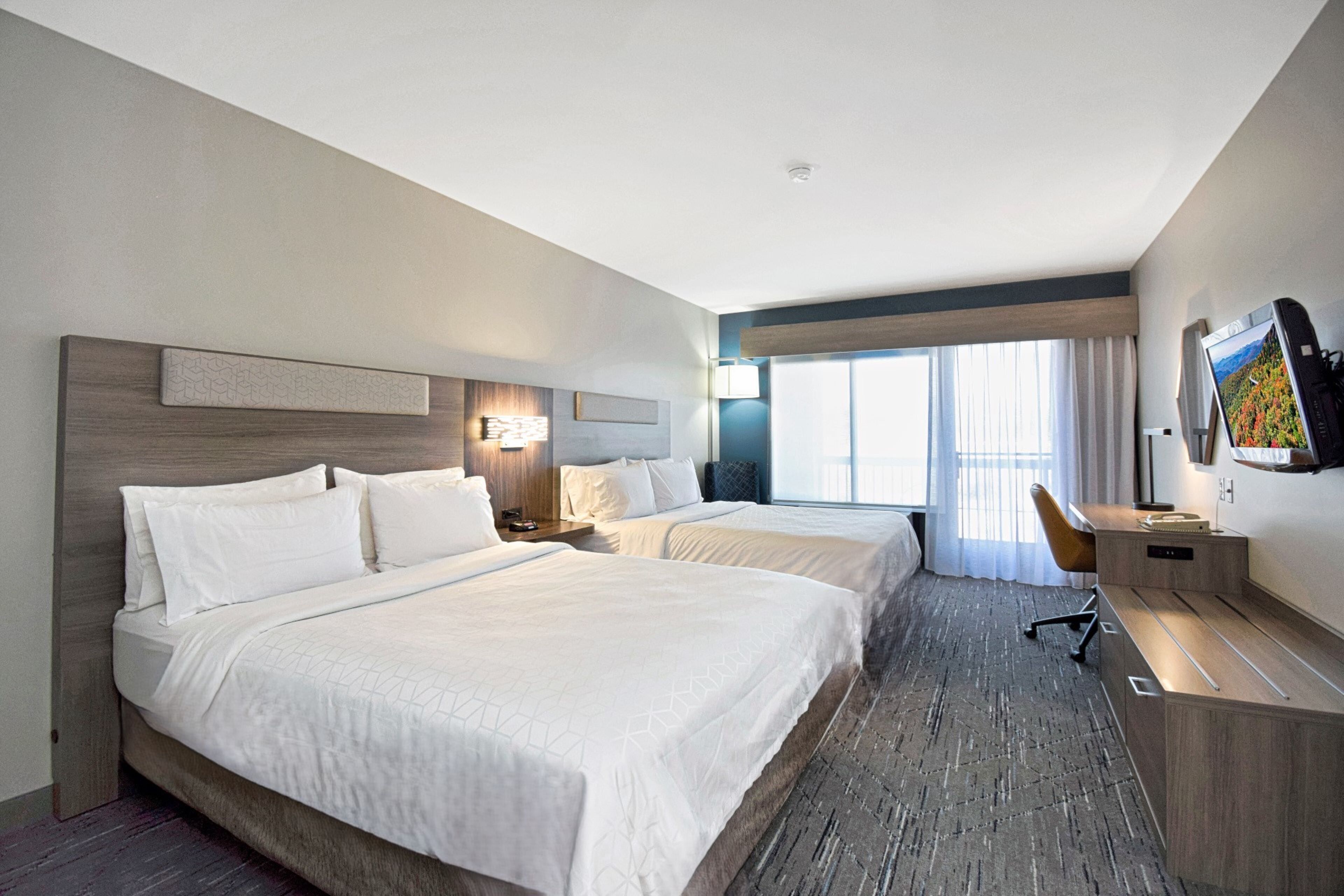 标准房, 2 张大床, 阳台 | 办公桌、遮光窗帘、熨斗/熨衣板、免费婴儿床